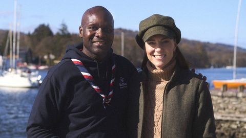 Junto a Dwayne Fields, scout jefe del Reino Unido