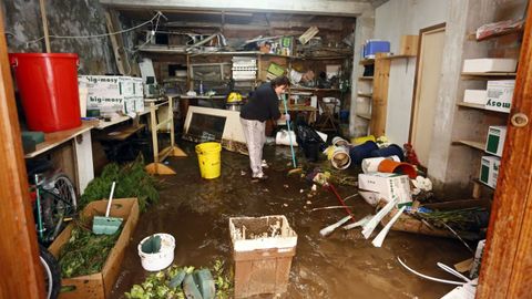 Tareas de limpieza en Viveiro tras la tromba de agua