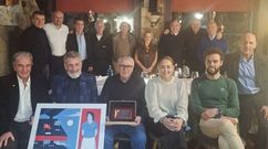 Los asistentes al homenaje del Celta y la Agrupaci�n de Antiguos Jugadores del club a Paco Doblas.
