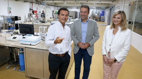 Suso Alonso, Alfonso Villares y Paloma Martn en su visita a Jealsa