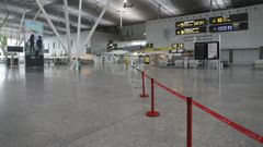Aeropuerto Rosal�a de Castro, en Santiago, sin actividad en una imagen de la semana pasada