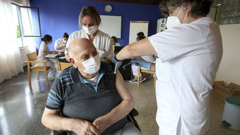 En las residencias de mayores ya se est administrando la tercera dosis