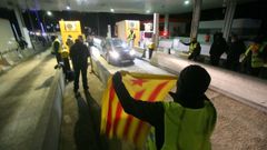 Mimebros de los CDR bloqueando las autopistas catalanas el pasado fin de semana