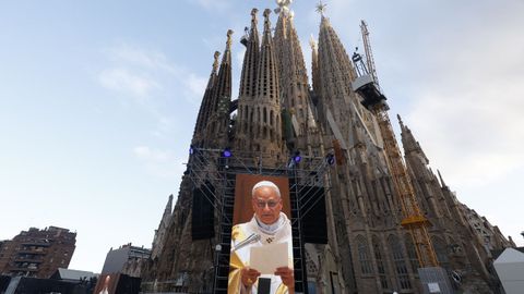 El papa Le�n XIV oficia la misa solemne en la Sagrada Familia por el centenario de la muerte del arquitecto Antoni Gaud�.