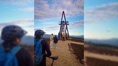 En ocasiones, se forman colas para subir al mirador del Alto do Coto, en B�veda