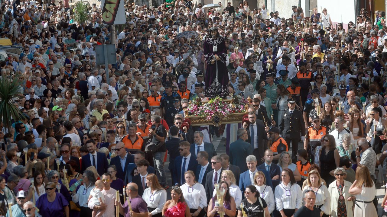 Cuatro ataúdes y miles de ofrecidos renovaron su fe en el Nazareno