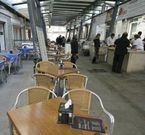 Los ostreros notan el cierre del popular mercado