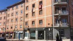 Portal n�mero 11 de la calle Francisco Camb� de Oviedo