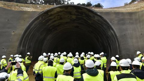 Imagen de una visita a las obras del acceso ferroviario al puerto exterior de A Corua