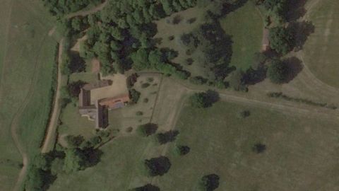 Una vista a�rea de Wood Farm, situada en Sandringham, en Norfolk, donde resid�a en la actualidad Andr�s de Inglaterra, y donde fue detenido