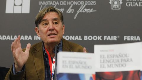 Luis García Montero, durante la Feria del Libro de Guadalajara