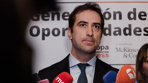 El ministro de Econom�a, Carlos Cuerpo, en declaraciones a los medios el pasado 2 de abril.