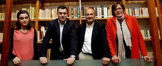 Eva Solla (AGE), Rom�n Rodr�guez (PP), Abel Losada (PSOE) y Carme Ad�n (BNG), en la biblioteca del Parlamento.