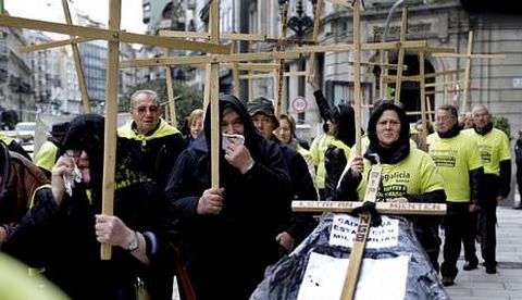 La asociaci�n de preferentistas prev� disolverse el jueves con una manifestaci�n. 