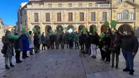Participantes del acto celebrado esta ma�ana en Oviedo contra el C�ncer