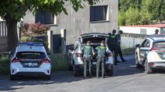 Operativo Guardia Civil en Ponte Caldelas para buscar al hombre que secuestr� a su beb�