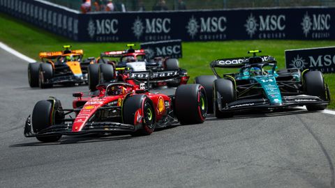 Carlos Sainz y Fernando Alonso.Carlos Sainz y Fernando Alonso durante una carrera al sprint de F1