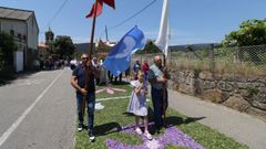 El Corpus cubri de flores los alrededores de la iglesia parroquial de Bealo