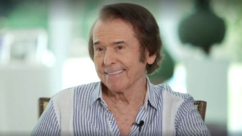 Raphael en entrevista con Carlos Franganillo.Raphael