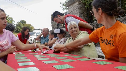 El proyecto de la Cantina Social de Cruz Roja hizo parada en la parroquia lucense de Gondar.