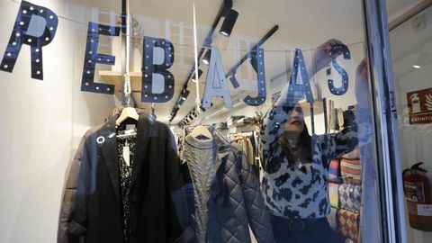 En Ember Shop arrancaron este mi�rcoles las rebajas con descuentos del 20 %.