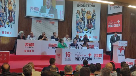 Adri�n barb�n interviene en el 16� Congreso de UGT-FICA Asturias.
