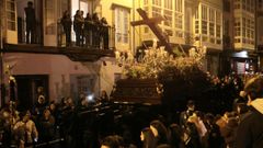 La procesi�n del Cristo Rey y de la Virgen de la Amargura recorri� en la noche del Lunes Santo el casco hist�rico ferrolano.