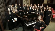 Antes de cantar el �R�quiem� de Verdi, varios coralistas comentaron sus peripecias para ensayar. 