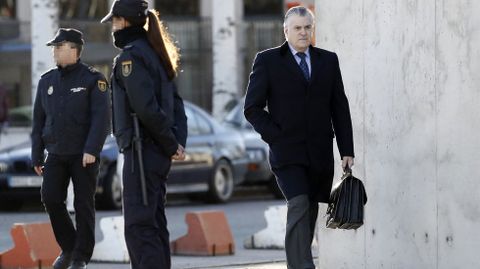 Bárcenas, a su llegada a la sede judicial