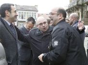 Hern�ndez, Reyes y Cela, en la imagen con S�nchez-Agustino (izquierda), se reservan su voto. 