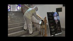 La UME desinfecta el interior del consistorio monfortino