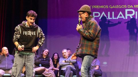 As� foi a festa da regueifa en Carballo, imaxe a imaxe, rima a rima