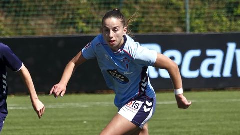 La futbolista de As Celtas Paula Gonz�lez, en uno de los partidos que pudo disputar esta temporada tras superar la lesi�n anterior.