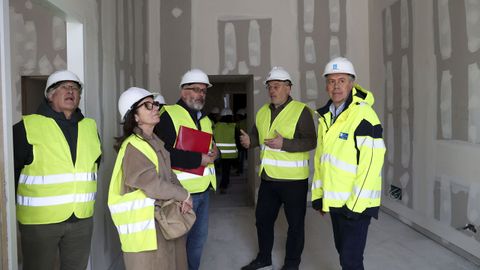 G�mez Caama�o (a la derecha), durante la visita