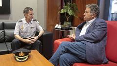 El alcalde, Miguel Anxo Fern�ndez Lores con el comisario provincial, Juan Jos� D�az