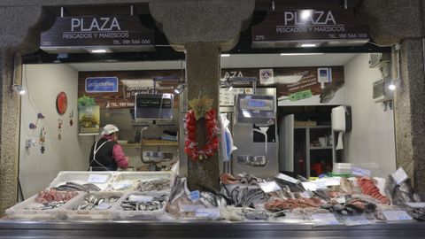 Venta de marisco y pescado en el mercado de Santiago