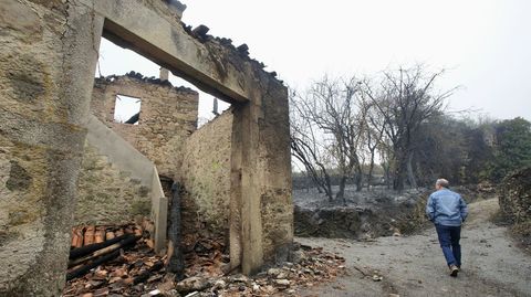 El fuego quem siete casas en el pueblo de Budin (Pantn)