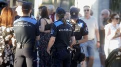 Agentes de la Polic�a Local en el operativo de vigilancia del �ltimo Festival do Vi�o