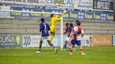 Imagen del partido de la semana pasada entre el Arousa y el Atlético Coruña Montañeros