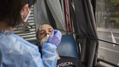 Un paciente ourensano, en el �criba-bus� de la ciudad de As Burgas