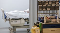 Imagen de archivo de un paciente en una camilla en el HULA.