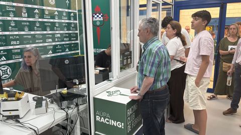 Primer d�a de la campa�a de abonados del Racing