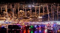 Los vientos huracanados arrasaron naves industriales como el centro de Amazon en Edwadsville, Illinois, en unos pocos minutos