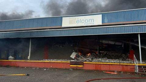 Incendio en el Polgono de Silvota