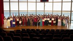 Una nueva promoci�n del IES Salvador de Madariaga, centro en el que se imparte tambi�n el bachillerato de Artes Esc�nicas y Musicales, celebr� su graduaci�n en el auditorio del Rectorado de la Universidade da Coru�a. 