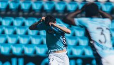 El atacante del Celta �ngel Arcos, tras anotar el gol del triunfo ante el Europa.