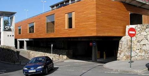 Hace m�s de cuatro a�os que finalizaron las obras del edificio de aulas levantado en el p�rking de Arquitectura.