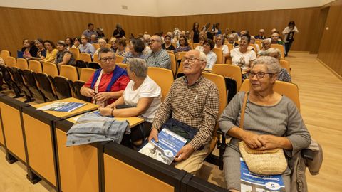 Inauguradi�n da Universidade S�nior en Carballo, hai unhas semanas