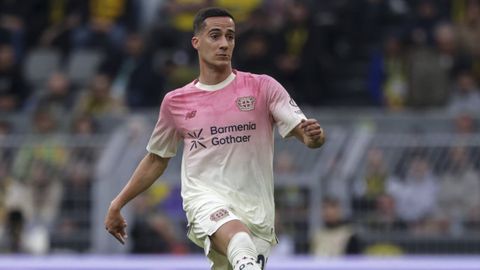 Lucas V&aacute;zquez, el curso pasado, durante un partido con el Bayer Leverkusen.