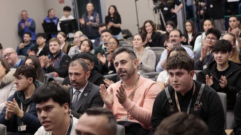 P�blico que sigui� ayer por la tarde la primera prueba del certamen de cata de caf�s